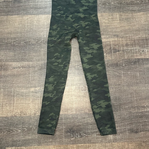 SPANX Pants - Spanx Camouflage Leggings High Waist Size Small